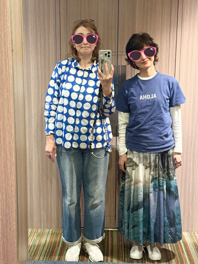 既に深夜0時回っちゃったけど<br />姉妹旅恒例の<br />『勝手に本日のコーディネート』<br /><br />もうね、マレーシアと一緒でーす<br />このドットシャツばかり着てる(^^;