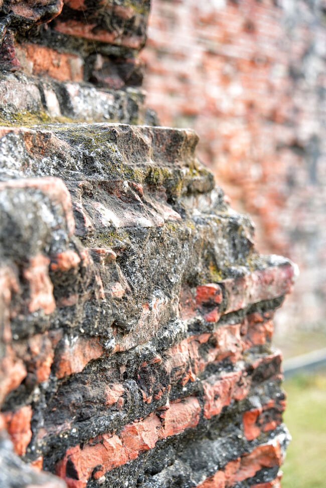 煉瓦が風化しちゃってるね