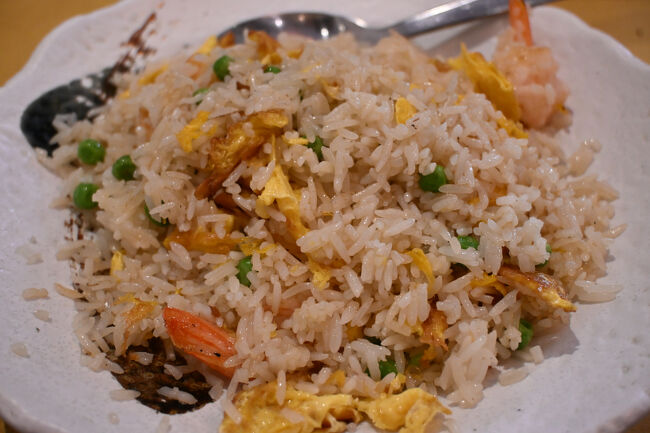 店構えからわかるとおりいたって普通の中華料理店である。値段からいえば、ほとんどのメニューが10ユーロ以下と、その辺のイタリア料理店よりかなり安い。この炒飯が絶品であった。香港あたりの気の利いたレストランと遜色ないレベルで、かなり驚いた。