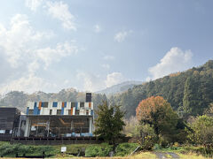 鳥取空港にも支店がある、大江ノ郷自然牧場。
https://www.oenosato.com
天美卵という卵を作っている農場で、併設のレストラン、ショップ、カフェなどがあります。
