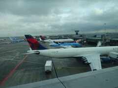 アムステルダムの空港（AMS)