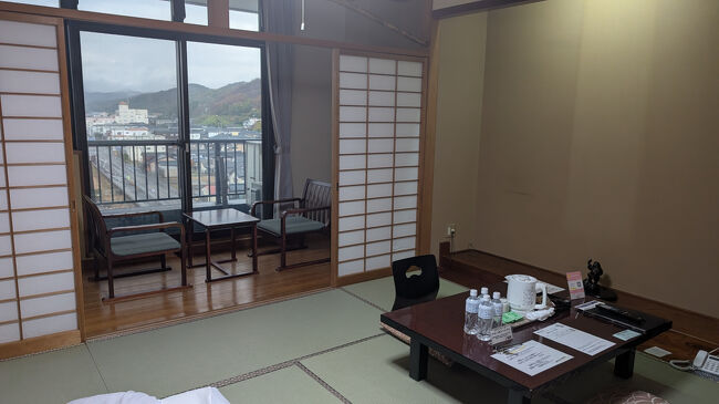 駅に迎えに来てくれた海風亭　寺泊　日本海ホテルのバスに乗り込み、40分ほどでホテルに到着しました。