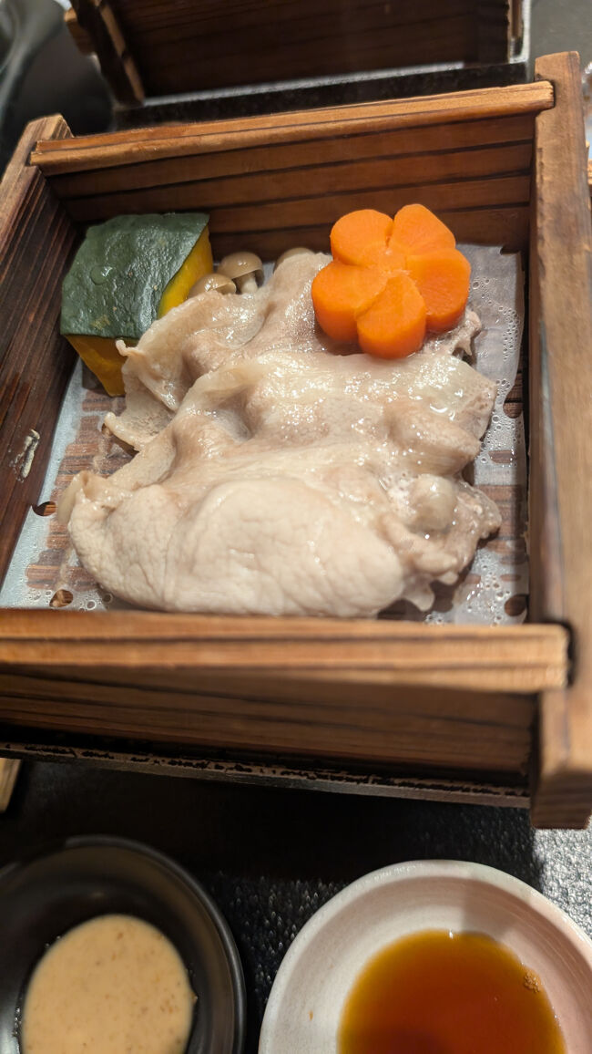 越後もち豚のせいろ蒸しは、油が落ちてあっさりとした味わいでした。