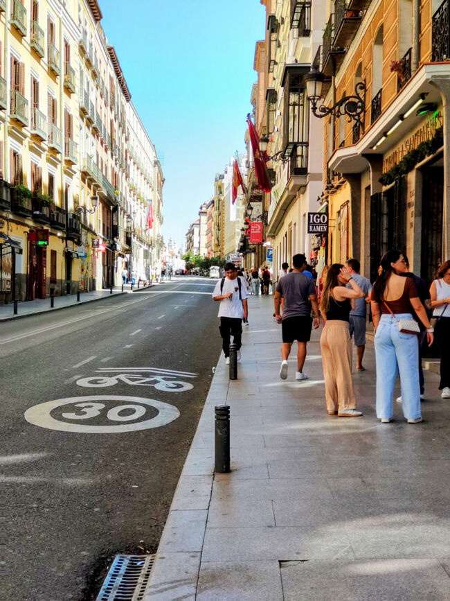 宮殿から宿に戻る途中のマドリードに風景