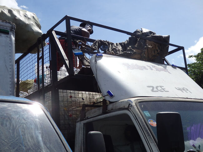 ・ハッピーランド　<br /><br />これは、ペットボトルをどっかに運んで行くんかな？<br />