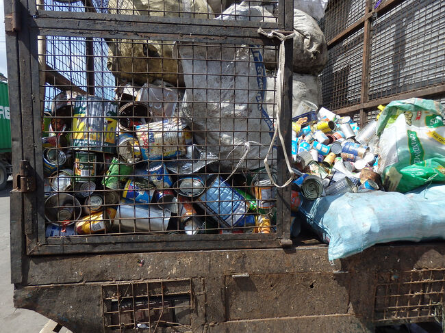 ・ハッピーランド　<br /><br />缶。<br />