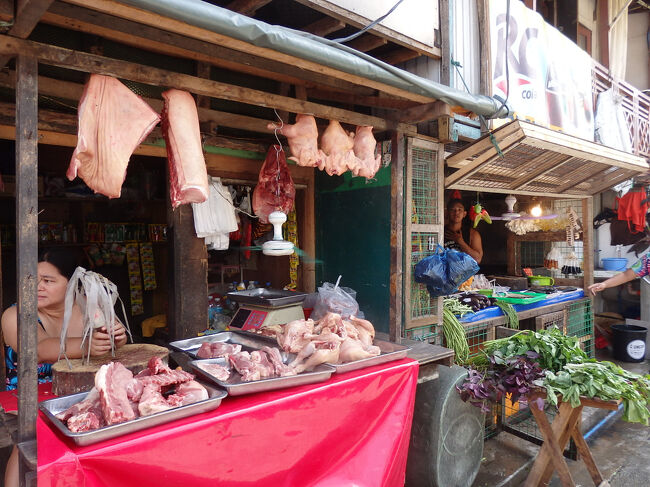 ・ハッピーランド　<br /><br />肉屋。<br />案外、物も豊富やよね。<br />