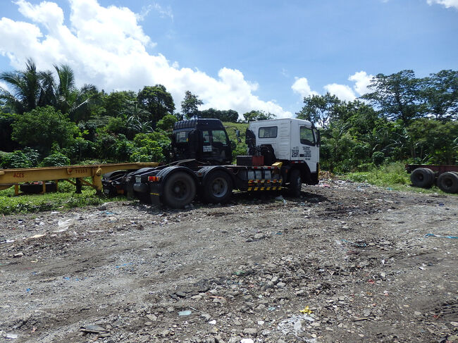 ・スモーキーマウンテン　<br /><br />トラックがあった。<br />閉鎖されて３０年近く経ってるらしーねんけど、まだ今でもゴミを搬出してるんやろか？？<br />