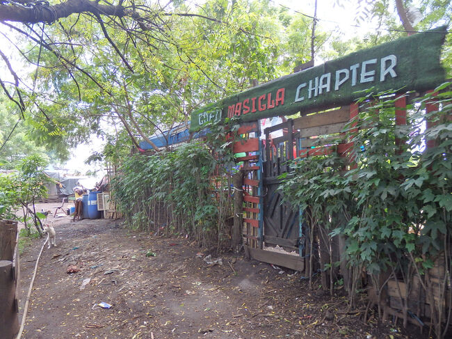 ・スモーキーマウンテン　<br /><br />でも、明らかにこれはまだ人が住んでるね・・・。<br />一応、政府から許可はもらって住んでるみたい。<br />