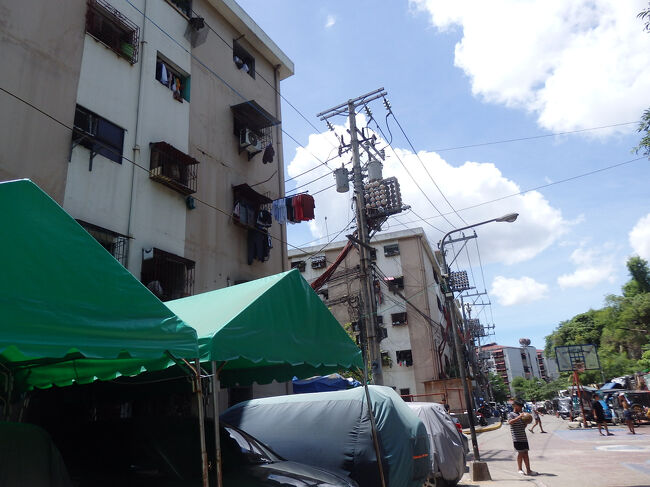 ・スモーキーマウンテン　<br /><br />これが、スモーキーマウンテンを閉鎖するために、政府が用意した公共住宅なんやろか？<br />