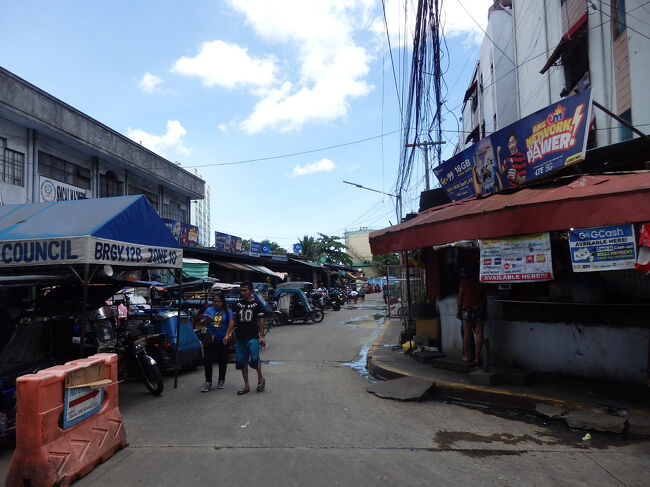 ・スモーキーマウンテン　<br /><br />ここは、もう元住民とかが退去したとこやなくて、ふつーに元から町なんかも。<br />