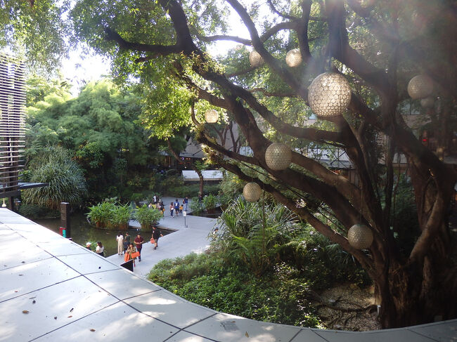 ・グリーンベルト　<br /><br />アヤラ・センターの一番奥にあった高級モール。<br />ラスボス的な感じ？（笑）<br />