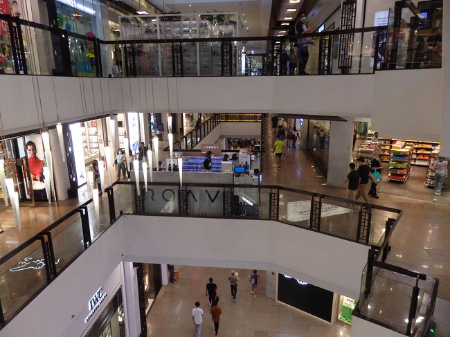 ・グリーンベルト　<br /><br />高級店がいっぱい入ってるらしい。<br />