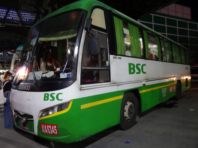 ・ＧＥＮＥＳＩＳバスターミナル　<br /><br />空港バス、、、かと思ったら、全然違うかった・・・。<br />間違って乗ってたら、危うく日本に帰れんくなるとこやったで。。。（爆）<br />