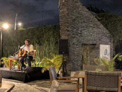 マッサージの後、ホテルに戻りパパスカフェで
おつまみを頼んでお酒を頂きます。
