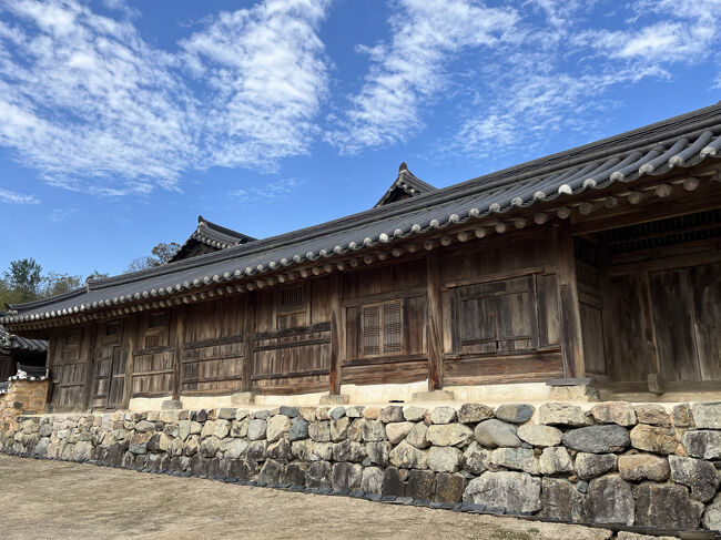 本来９９間だったと伝えられていますが戦争で一部焼失し現在は５６間が保存されています