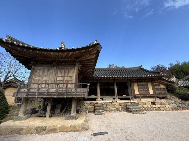 朝鮮時代の生理学者であり文人であった李彦迪の宗家の依頼で建てられた建物