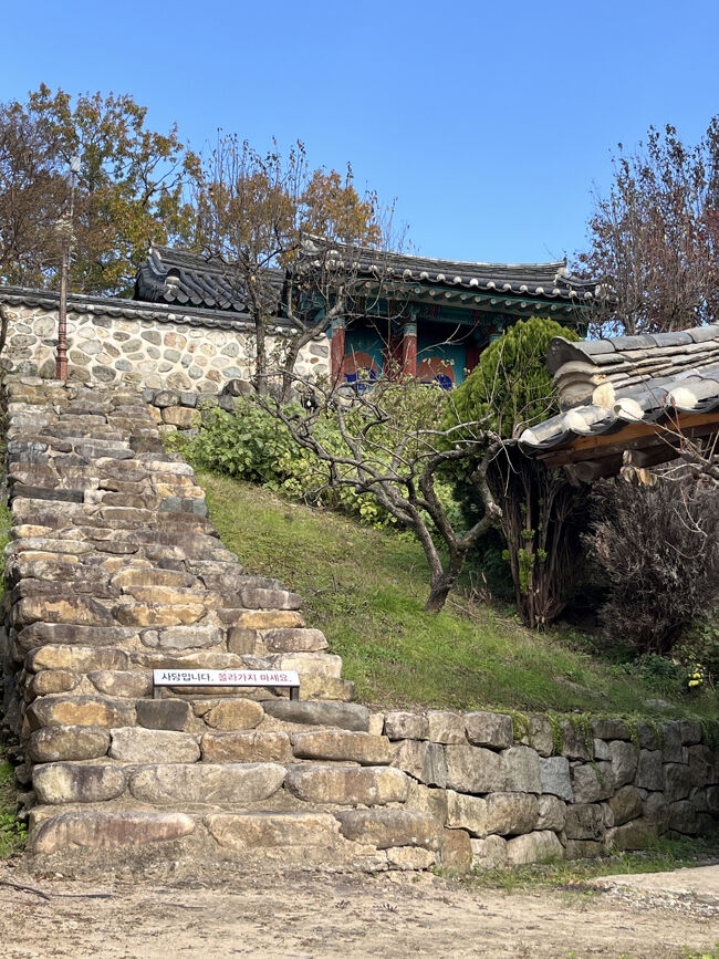 階段を上がることはできません