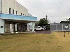 さらに湖畔沿いまでやって来ました。
畔の駅コハンがマンホールカードの配布場所になっているのです。
(ちなみにホトリノエキと読むらしいのですが、ここに来るまで私はアゼノエキと読んでいました…)