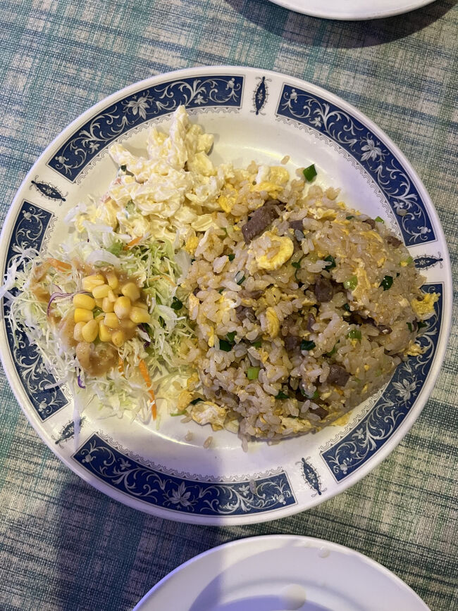 フライライス　スープ付き￥1,000<br /><br />ヤバっ、マジで美味しい！<br />付け合わせのマカロニサラダも絶品だ(*^ω^*)<br /><br />シェアして食べました…全部美味しかったです、最高♪(´ε｀ )<br />