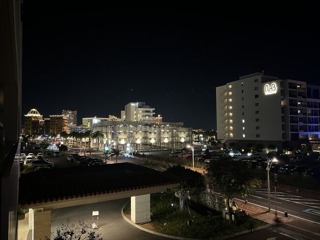 ビューはこんな感じと言いたいところですが<br />覗き込んでやっとアメビレの夜景が見える感じの3階でした<br />