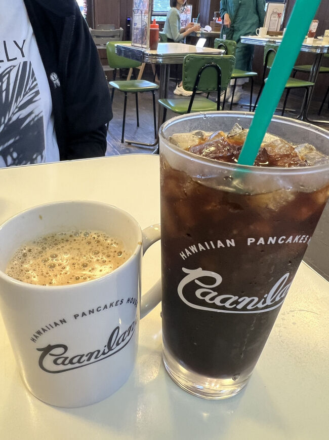 セットドリンク<br />ホットコーヒー￥350<br />アイスコーヒー￥350<br /><br />めちゃくちゃ安いですよね～<br />しかもこの量～お得です<br /><br />カップもグラスも可愛いし(*^^*)♪