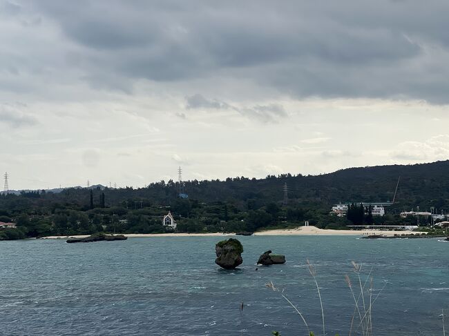 遠くに見えるこの二つの岩、縄をかけたら夫婦岩になるなって妄想、笑。。。