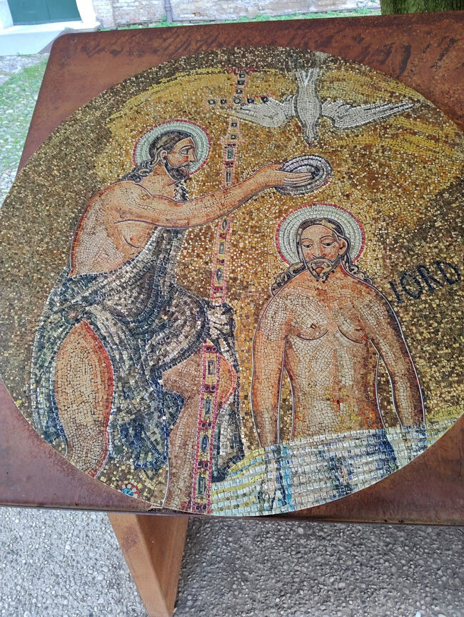 中にあるのかな？<br />帰って来てから、やはり中に入れば良かったチョット後悔((+_+))