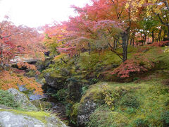 ここは美術館だけど、お庭目当てで来る人が多いとのこと。ご多分に漏れず私たちも。
