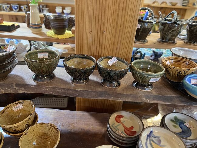 ここのお店は急に入って、外観写真ないんですが、<br />器にはいろんな顔があり、一期一会で心惹かれるものがきっとあるはず・・・