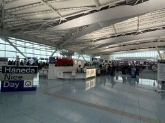 せっかく第2ターミナルに来たので国際線エリアへ。
ここはたしかに開放的な空間。