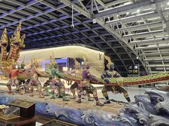 19時55分　バンコク発　
01時20分　上海着

バンコクの空港のラウンジでシャワーが待ち時間無しで使えてよかった！さっぱりして上海行きに乗ります(^-^)