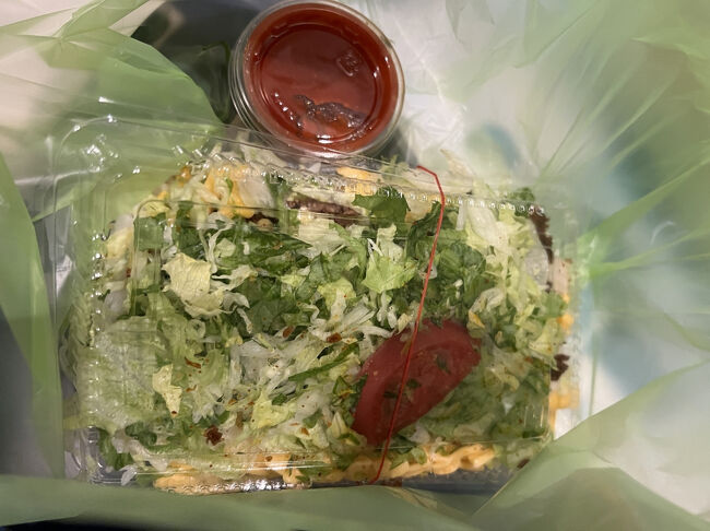 20:53<br />ホテルに戻ってきました～<br />ではでは友達とシェアしていただきます♪<br /><br />タコライスチーズ野菜です<br /><br />