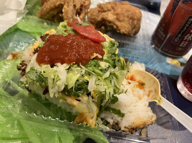 ソースをかけていただきます(*^_^*)ソースは辛いので少しずつなじませてね！<br /><br />ごちそうさまでした<br />もう、、お腹いっぱいです～