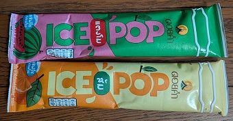 ICE POP<br />旅行前にKALDIで買って子どもたちが大好きだったので、バンコクのBigCで探しました。<br />店員さんに聞いても無いと言われて諦めていたらレジ前で発見。<br />濃厚なチューペット（昭和ww）みたいな味で、子どもは好きですよね～。こういうの。