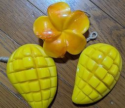 こちらは、娘に渡したおこづかいで自分たちで選んだお土産。<br />いい香りなのと、リアルな見た目が良いらしいです。<br />