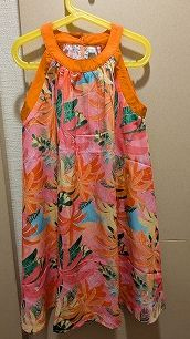 パタヤのセントラルでポップアップで出ていた子供服のお店で買ったワンピース。<br />ハリがある生地なので、洗濯してもシワになりにくく、夏らしいデザインでとてもかわいいです。<br />フランスの子供服とはまた違ったデザインで、新鮮でした。