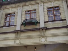 駅舎。なんともレトロでおしゃれなのでしょう。