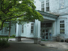 ランチで待つことなく
時間の余裕ができたので
青森市森林博物館へ行ってみることに

青森駅西口から10分ほど歩くと
緑に囲まれた美しい洋館が現れました