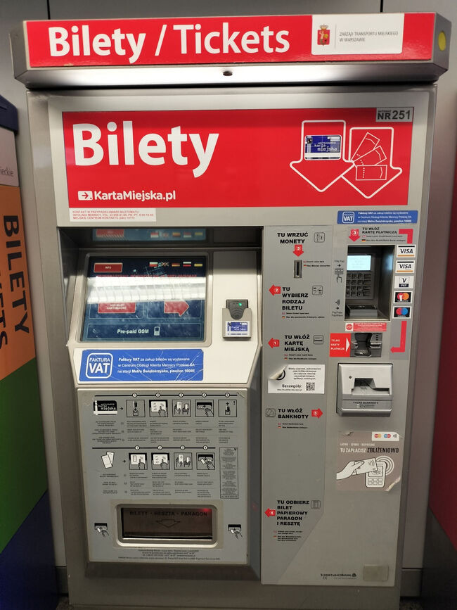 2/27 13:30 ワルシャワ観光バス・電車の1日券を買ったつもり。<br />うまく買えたかは不明、26zl。<br />⇒google レンズで翻訳しながら・・・