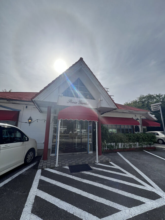 9:40<br />【ローズガーデン】<br />ホテルから車で15分ほどで到着<br /><br />前回の沖縄旅でもお邪魔しました～<br />お気に入りのお店です(^_^)v<br />