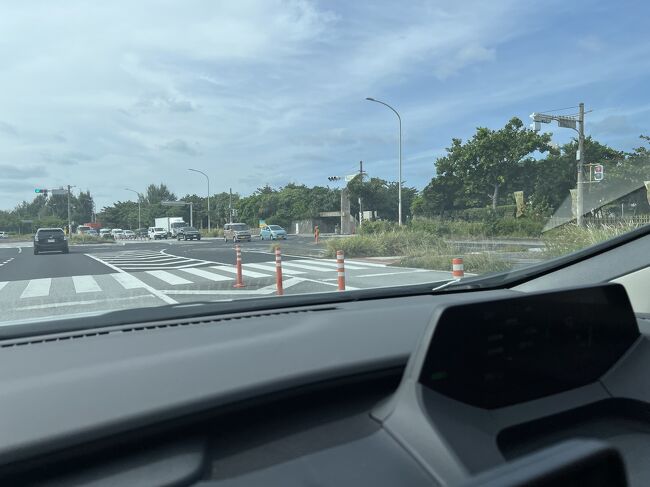 あ！∑(ﾟДﾟ)！！<br /><br />ここって「沖縄コンベンションセンター」じゃない？？<br />懐かしいーーー（≧∇≦）♪ 2022年に推しのライブがありました。丁度今頃・・・えー？？<br /><br />えーーーー(；ω；);  今日って何日だったっけ？？26日。丁度3年前2022/11/26に、ここでライブがあったんですよね～スゴない(>_<)！！