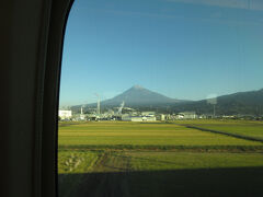 富士山を横目に 
乗車すること２時間半
　