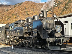 休憩中☆

ちなみに後ろに止まっているのが特急「スペーシアX」