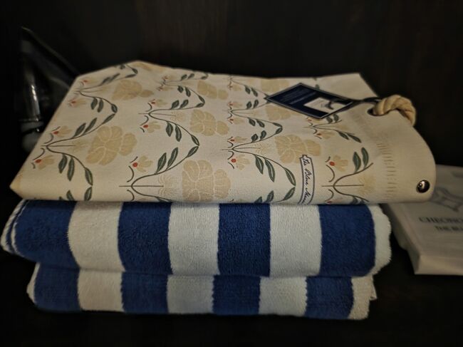 プールに行くために利用してくださいと置いてくださってるこのバッグはショップで購入