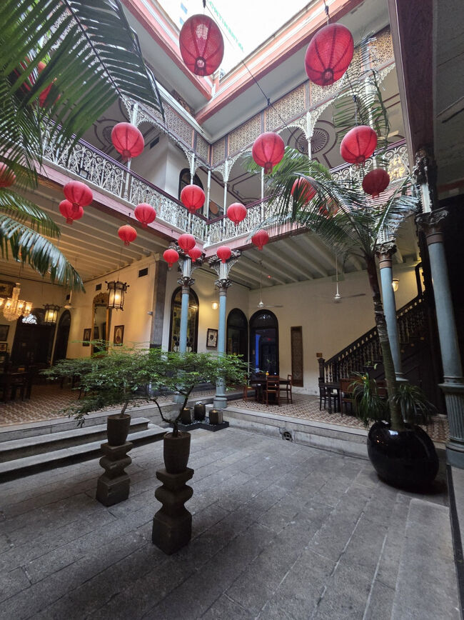 空が抜けています。<br />風水的にとても考えられていそう。