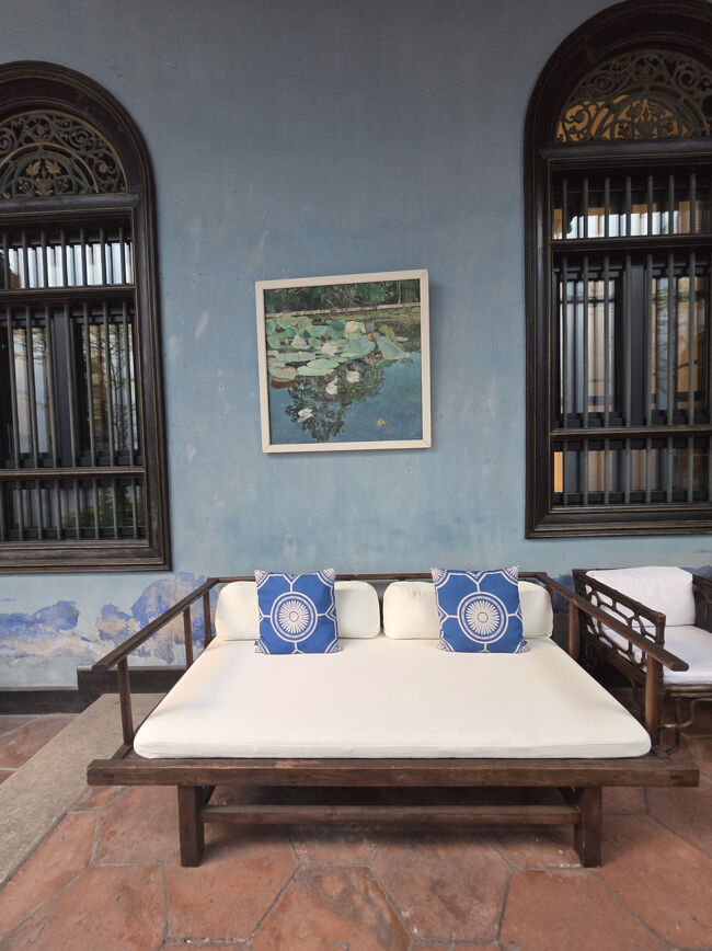 ソファーもいくつか有り