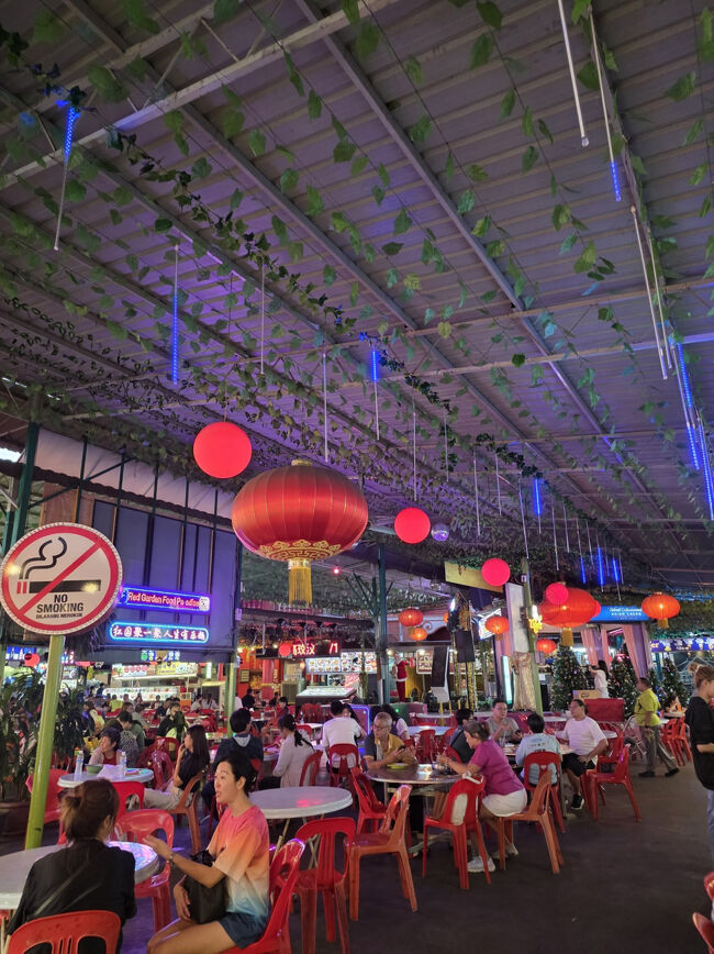 去年は最後の夜に来てキャッシュが足らなくなってあまり堪能できなかったので