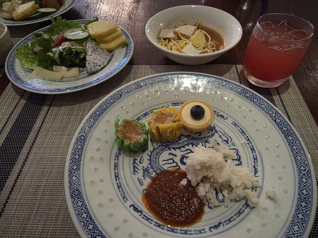 ここのウォーターメロン大好きです。<br />毎日３杯ずつ頂きました。<br />というか<br />BARのソフトドリンクメニューなので<br />パイナップルもOKかと思って最終日お願いしてみたらパイナップルはモーニングではダメでした(笑)