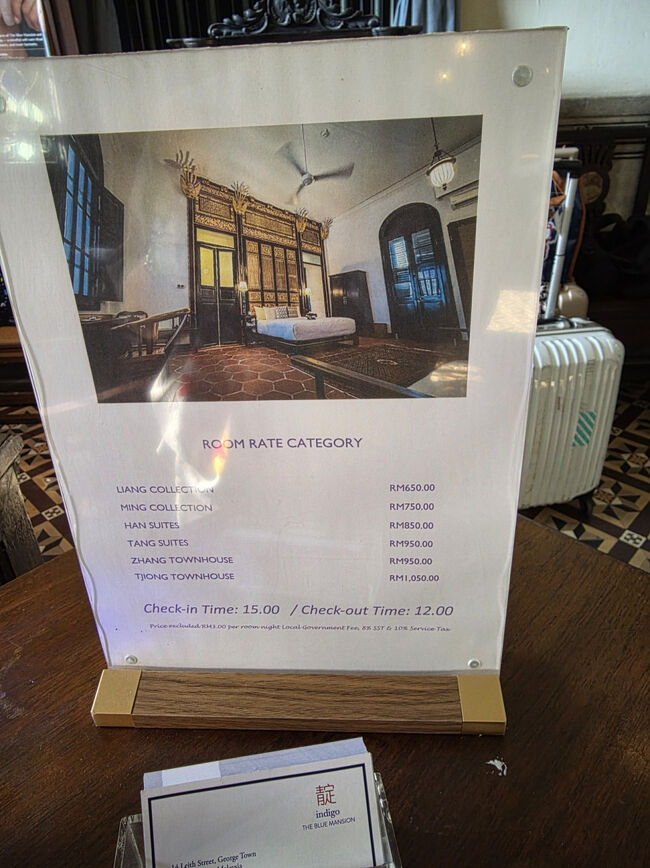 朝ジャグジーに入ろうと思ったら<br />夕べ、朝5時にジャグジー開けてとお願いしていたのに<br />ジャグジーは動いていないし<br />お湯はぬるいし<br />4回お願いしてやっとジャグジー動くも<br />お湯はぬるいまま<br />とうとうフロントに直接訴えに来ました。<br />メンテナンスに言いますと<br /><br />